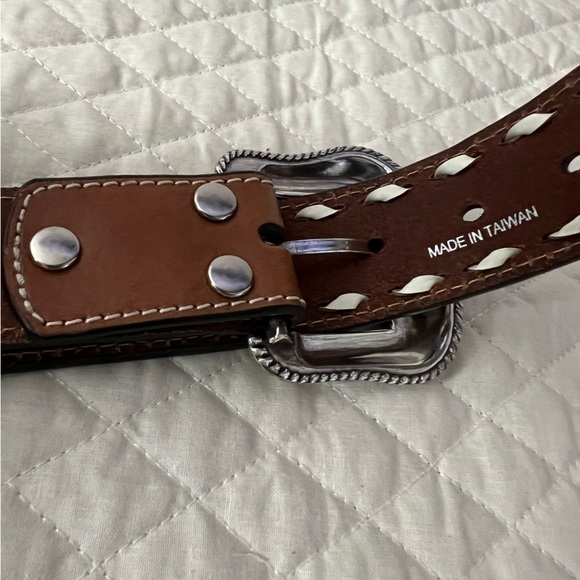 Nocona Genuine Leather Color Embossed Floral Stitch Belt Large Silver Buckle 36 - Picture 9 of 10